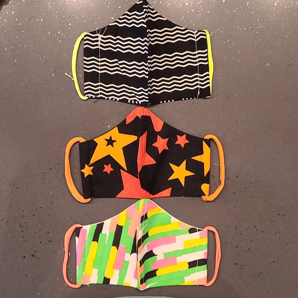 3 Girls Neon Face Masks